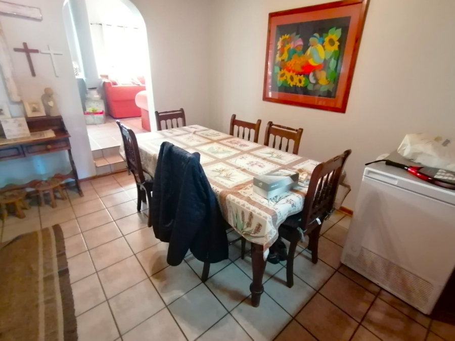 5 Bedroom Property for Sale in Pellissier Free State